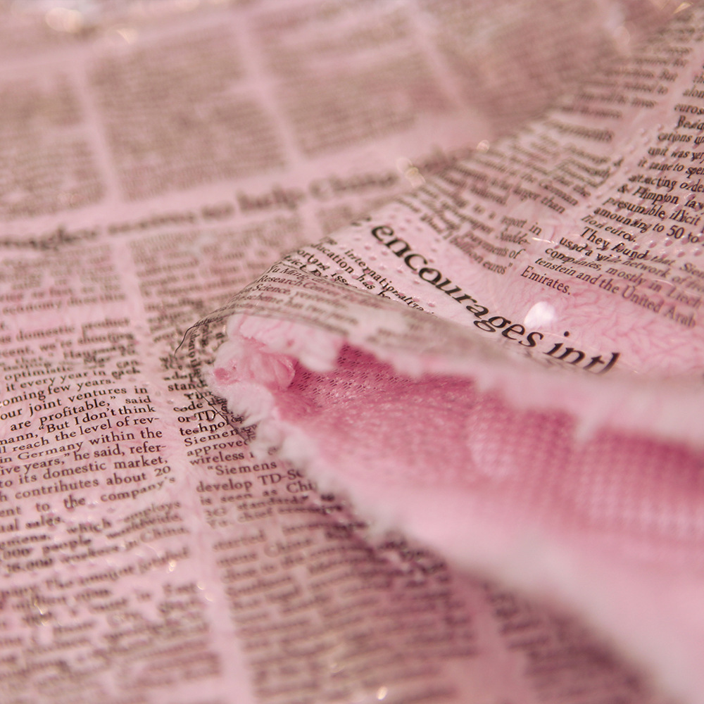 透明英文字TPU复合布 超声波压花舒棉绒面料 箱包装饰布面料