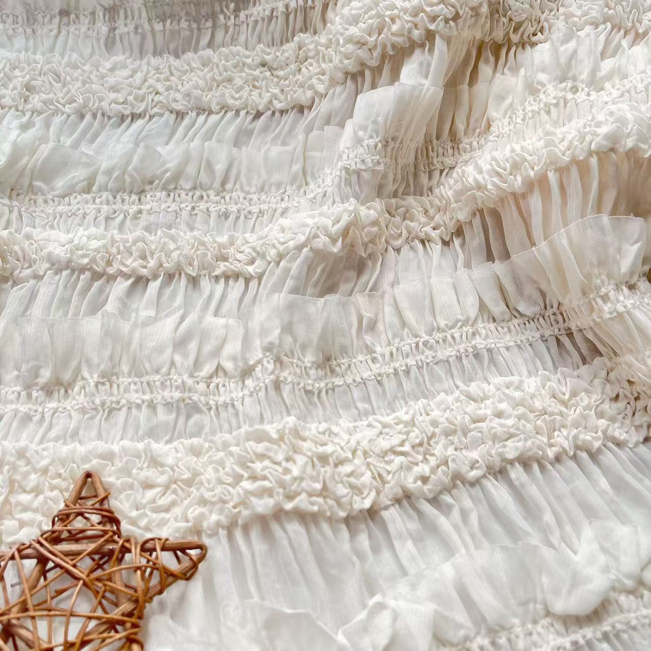 蕾丝绳绣盘带绣弹力压皱木耳边连衣裙面料纱裙韩国氛围面料批发