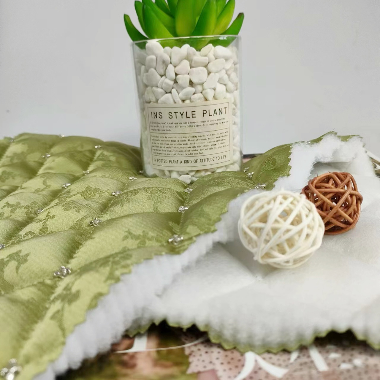 绗缝棉布料夹棉布珠管绣花布国风提花绗棉衍缝面料秋冬夹棉布料