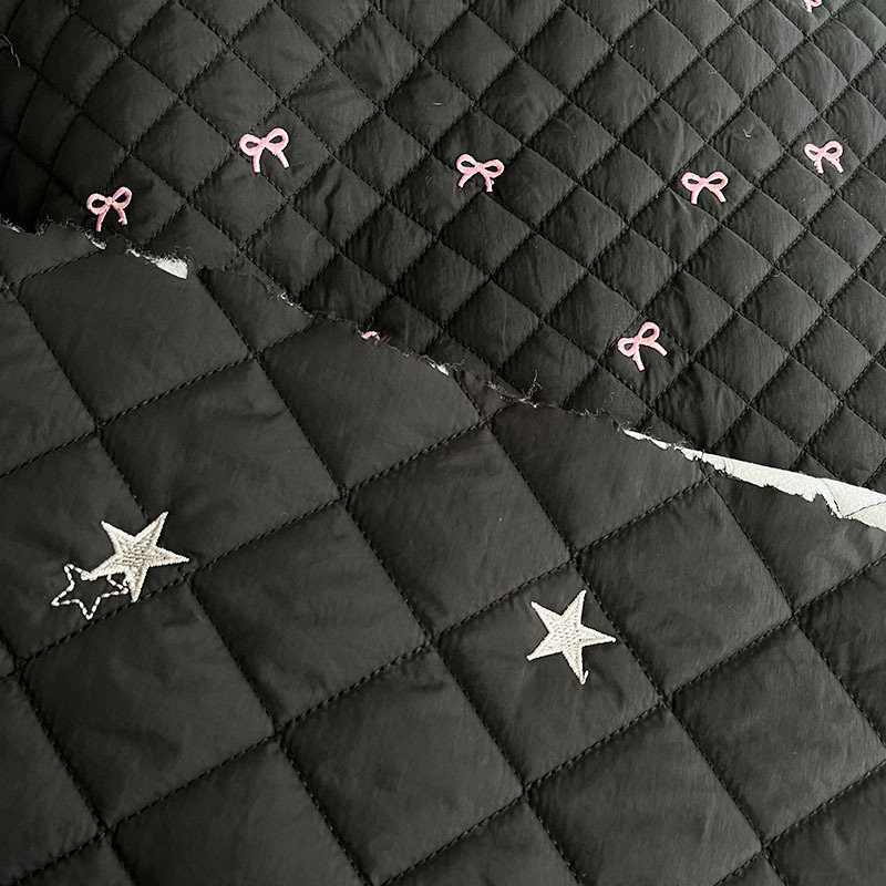定制菱形格绗绣加刺绣绗棉电脑包服装布尼龙皱面布绗缝夹棉包面料