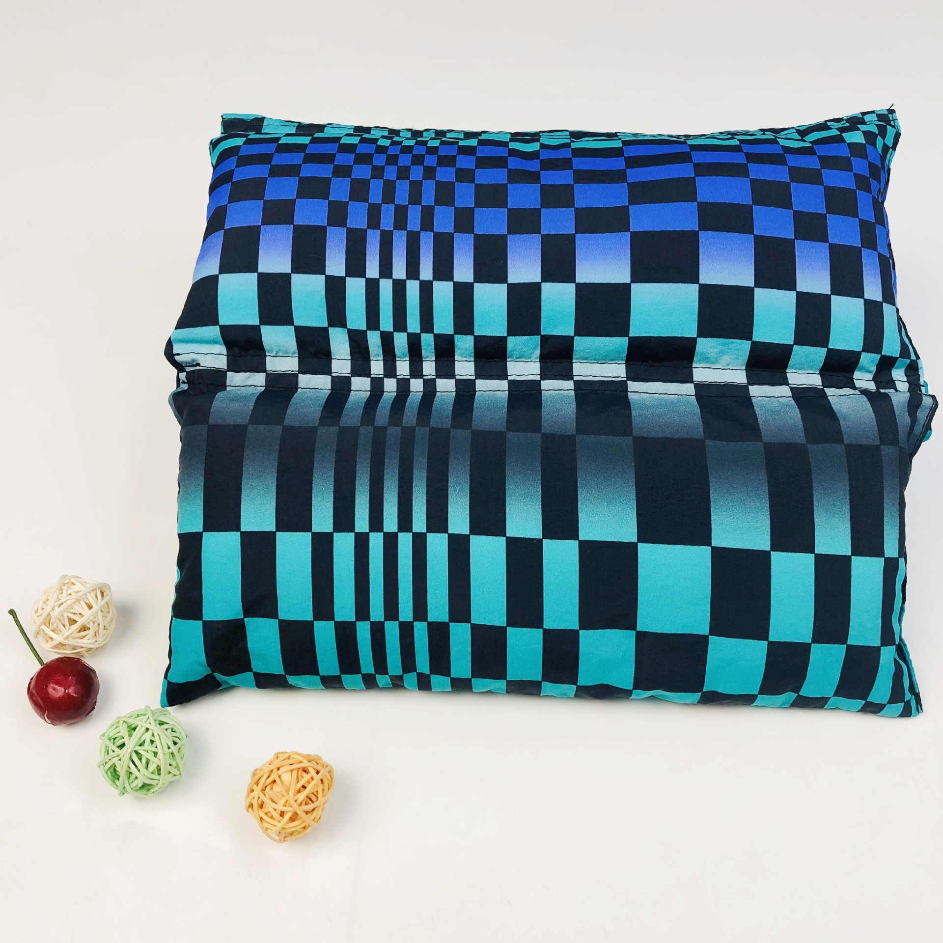 自有工厂数码印花马赛克欧美时尚格子尼龙棉服羽绒服面料现货批发