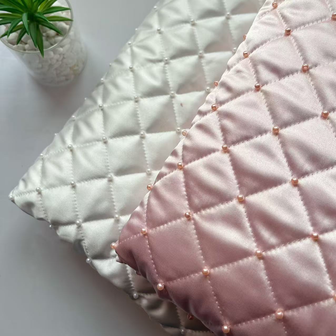 绗缝棉布料定制珠管绣衍缝布夹棉布云朵包化妆包服装面料宠物用品