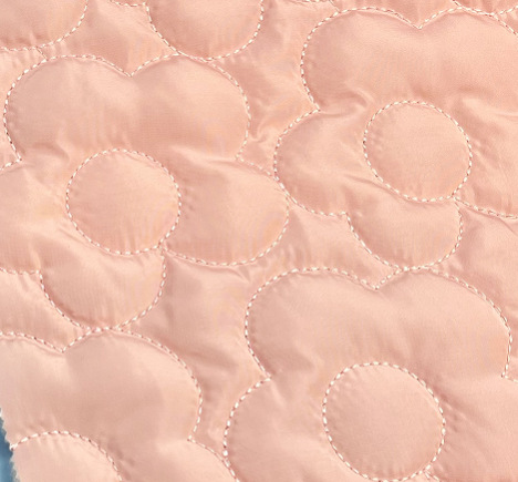 花朵三明治绗缝夹棉面料衍缝棉布喷胶棉三合一绗缝布料刺绣布箱包