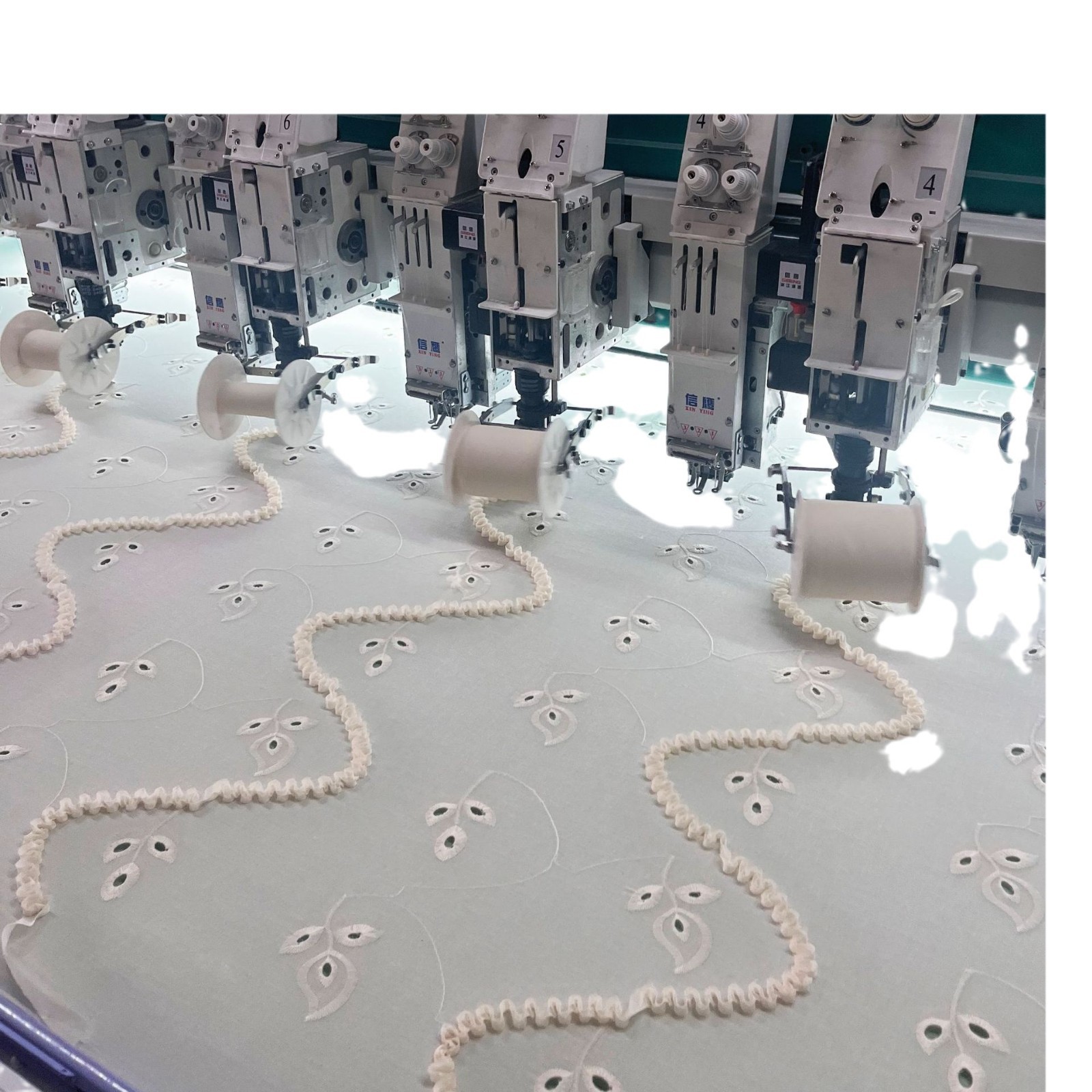 定制特种打孔盘带绣花布小清新全棉文艺女装连衣裙家纺立体花面料