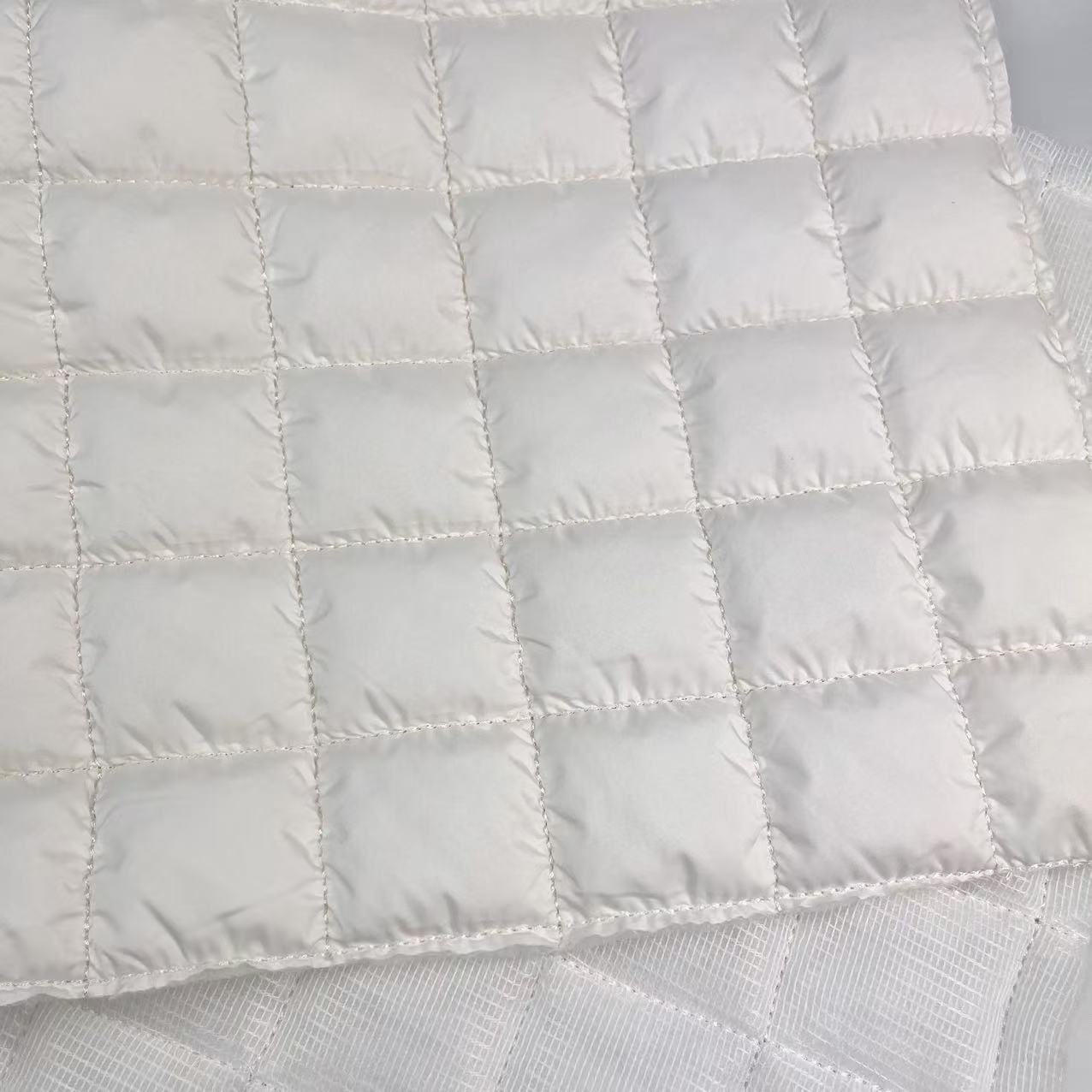 云朵包服装沙发垫绗缝夹棉布料绗绣花面料衍缝正方形格子绗