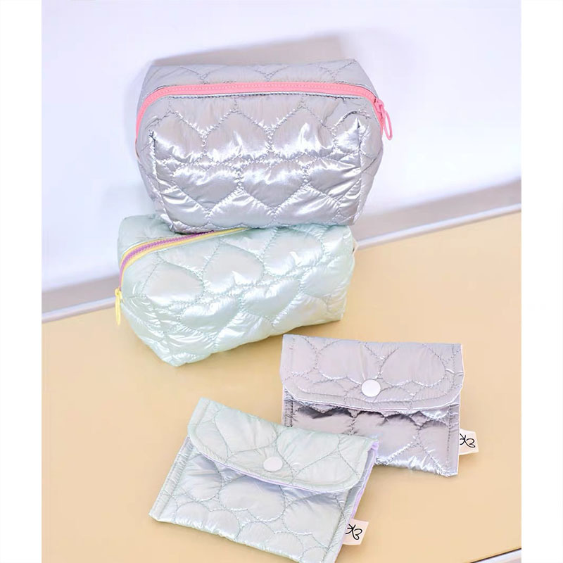 爱心绗缝夹棉包面料绣花布衍缝绗棉化妆包韩系笔袋面料支持定制