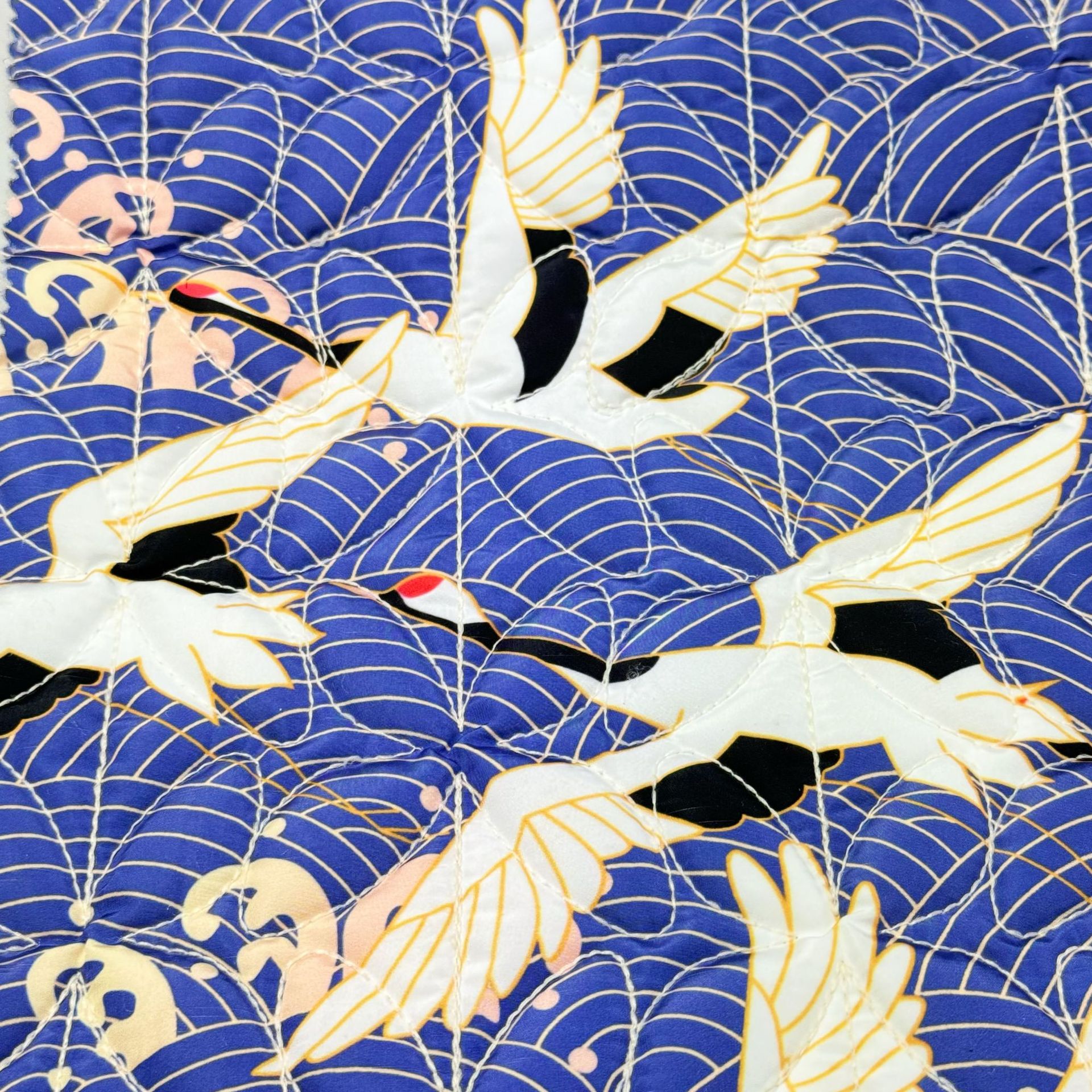 全涤春亚纺国风水波纹仙鹤印花布绗缝绗绣绗棉面料衍缝布料批发