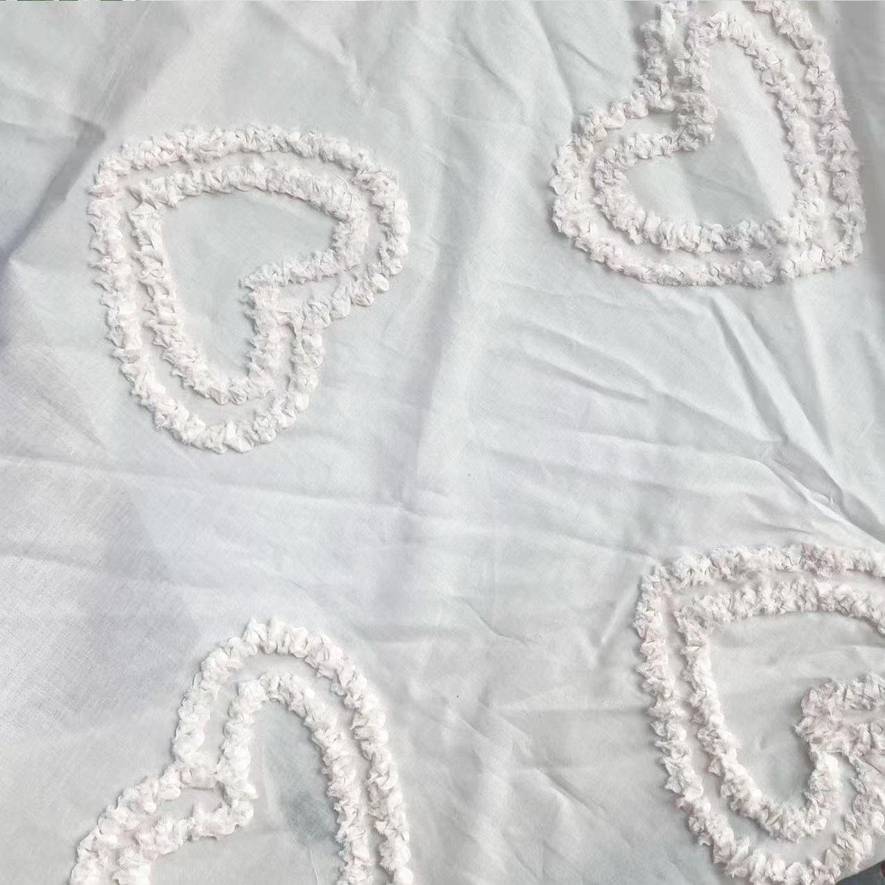 定制爱心盘带绣刺绣布料立体花棉布绣花面料家纺连衣裙白色布